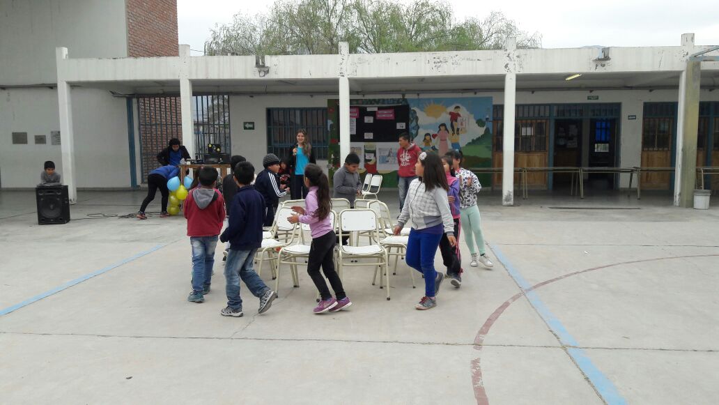 Vanybalderrama's tweet photo. Hermosa jornada en nuestro @cain2eh2016 "Feliz día del niño" #VamosPorMasNiñosFelices https://t.co/bjBHLkHq8a