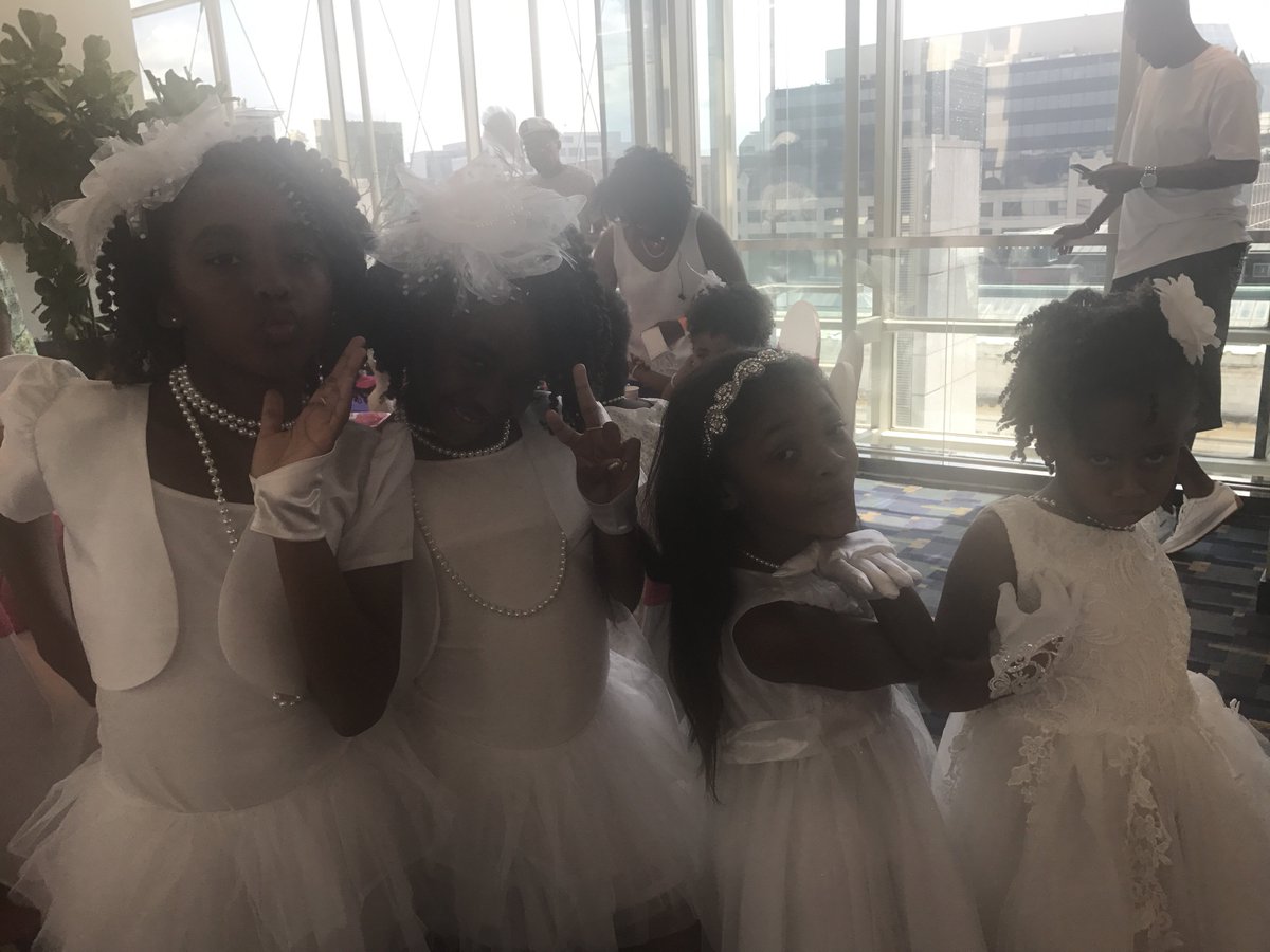 entertain_dc's tweet photo. It’s so wonderful seeing all the #beautiful girls in #princessprotocol at the @Ubiquitous_Expo! @MayorBowser https://t.co/AkcH0QR1lC