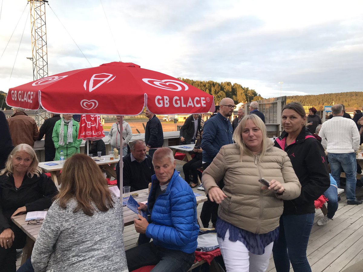 LinnAndersson82's tweet photo. Avdelningen: gott exempel på hur man på enkla vis kan göra en trevlig sammankomst för hästägare och övriga samarbetspartners. #PerLinderoth https://t.co/fKnDDLWLo6