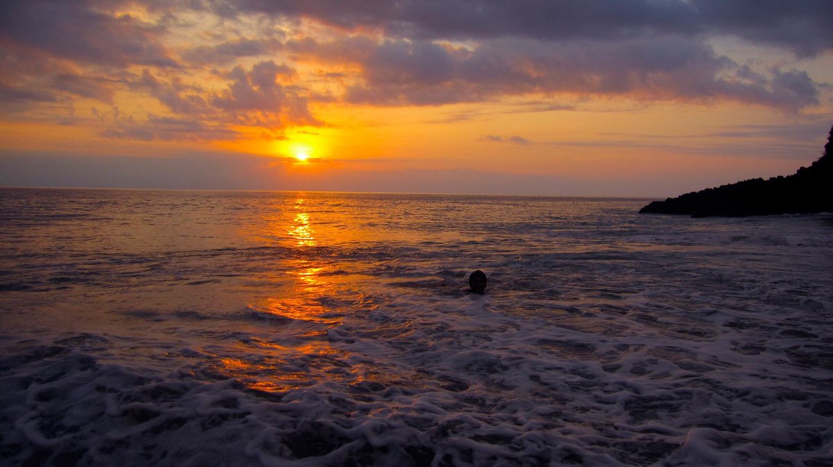 rezvan12's tweet photo. Bali 🌴💕 https://t.co/s7C0SEo1mA