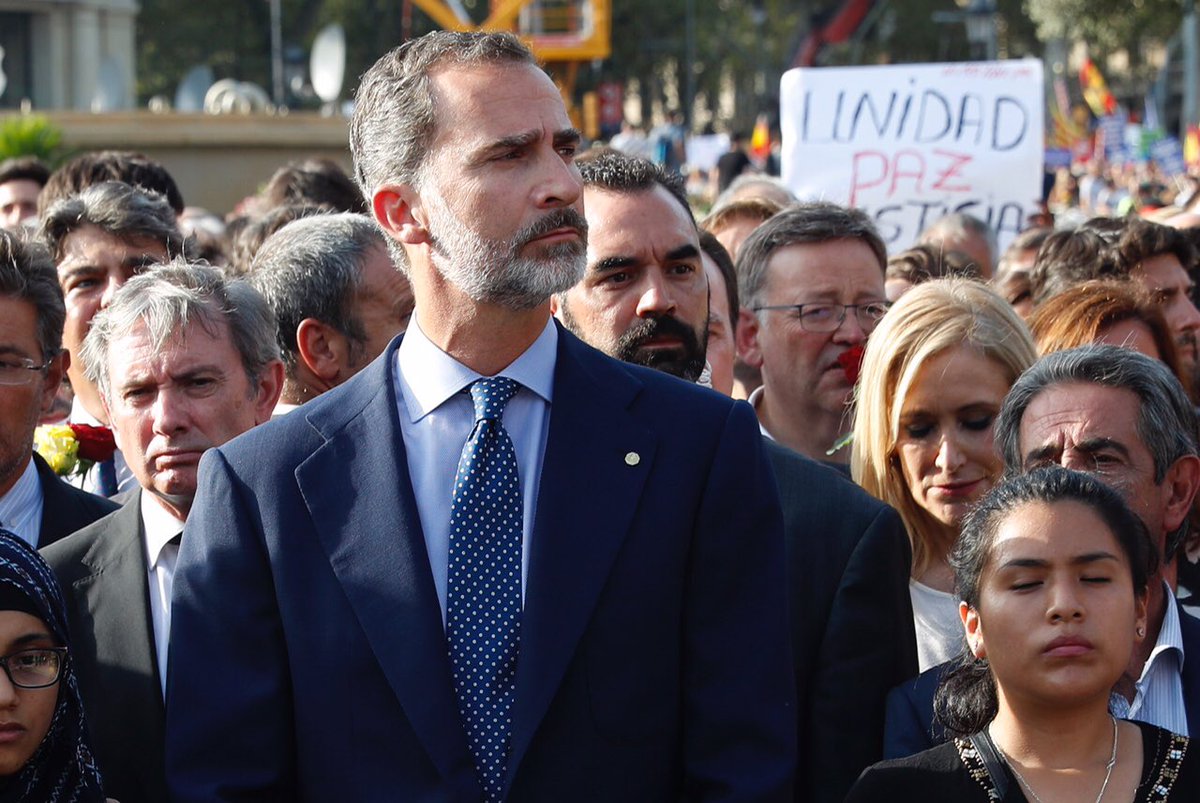 CasaReal's tweet photo. Manifestación en Barcelona #NoTincPor #NoTenemosMiedo https://t.co/5JOvYSLxtt https://t.co/3ORurwJ1YH