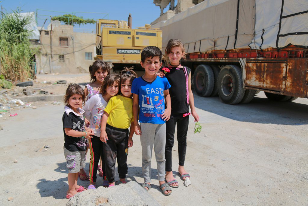 SYRedCrescent's tweet photo. #News : #Barzeh received #humanitarian relief #aid 
read it on #SARC webpage: 

https://t.co/VoB8YRlceS https://t.co/DKhummxnf4