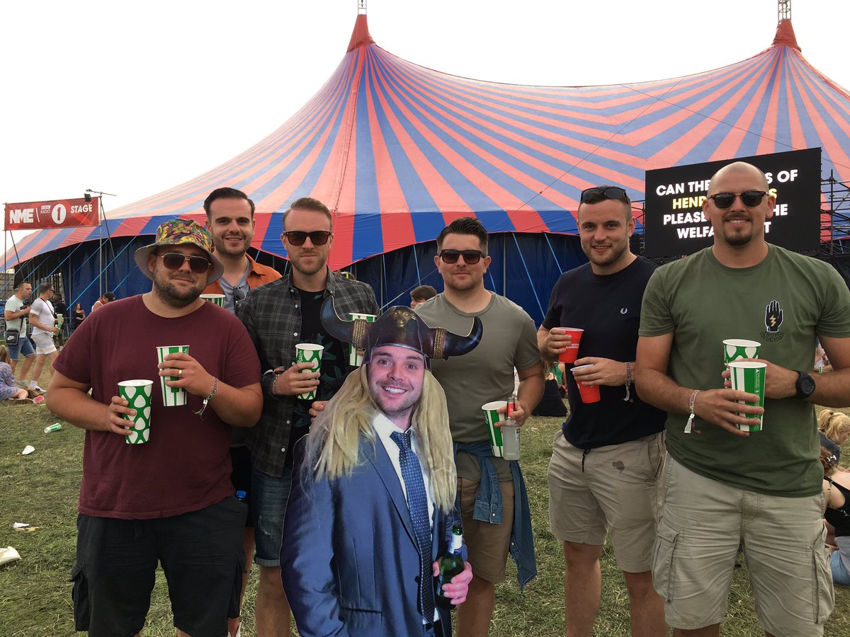 tellstar21's tweet photo. Glad you made it trig.  #ReadingFestival @OfficialRandL https://t.co/qTFrWdMkmU