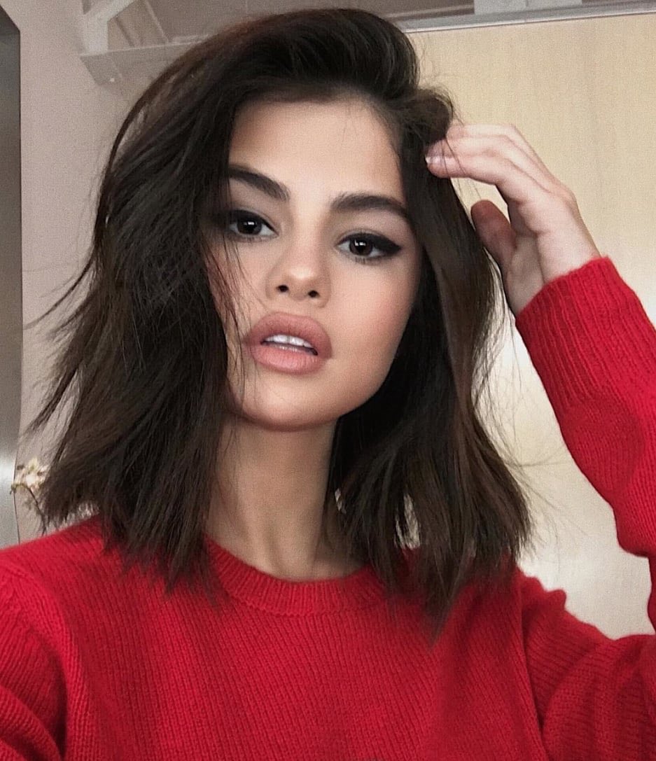 Why when you have short hair, do you want to grow it longer..and when you get long hair you start thinking of a short haircut??? 💇