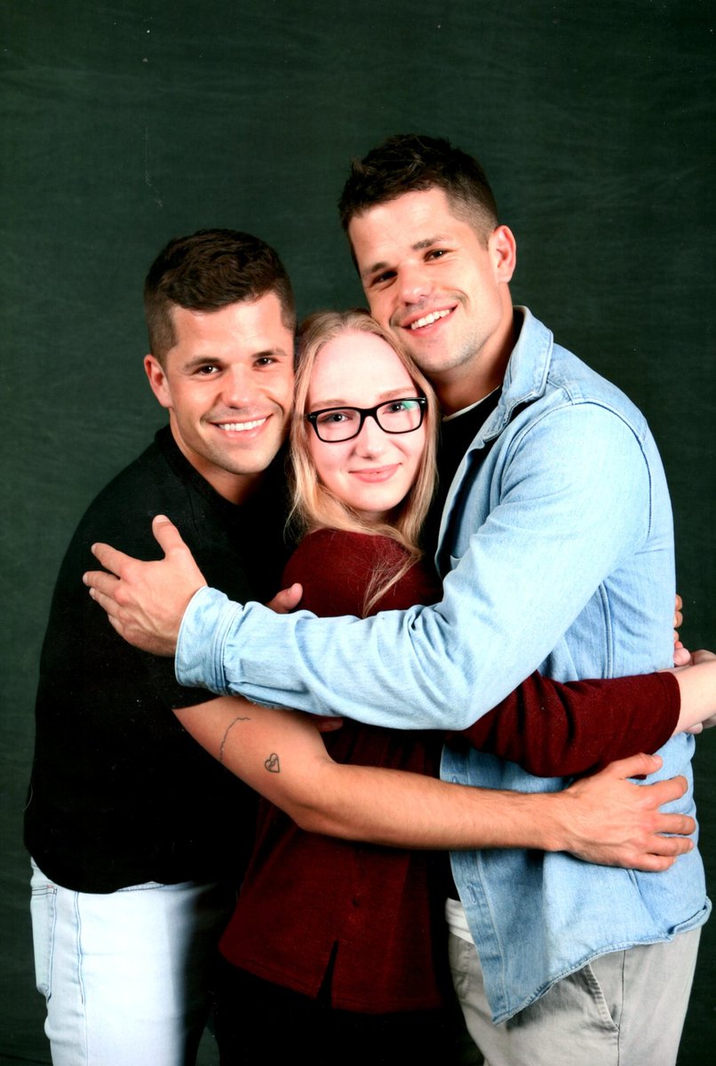thirtysixpills's tweet photo. How has it been 4 weeks since #Wolfcon3 ? 😩
People still tell me that my pic with the twins looks like a family picture 😭❤ https://t.co/rVSDRcFmyZ