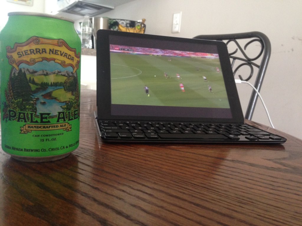 Raise1glass's tweet photo. It's 30 odd outside, here in NC, everybody is at the beach. I hope they enjoy themselves!! ππ #theonlyplaceforme #mot @LUFC https://t.co/Kj8cjfmCLY