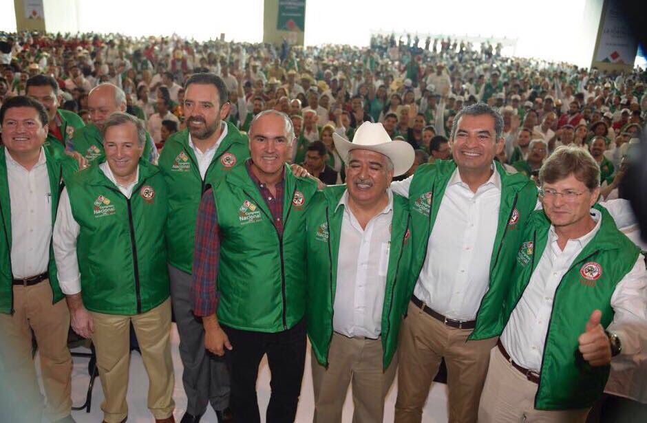 ppcalzada's tweet photo. En representación del Presidente @EPN llegamos a Zacatecas para inaugurar el #79CongresoCNC https://t.co/jSOfMCQRZj