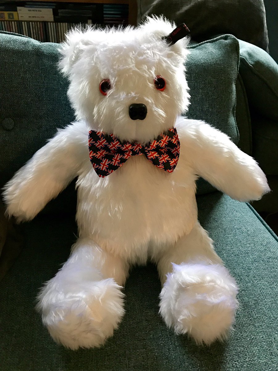 exetercimon's tweet photo. He's finally finished @exetersewing @LittleJennaWren @BrotherSews https://t.co/HZWHYiBcYg