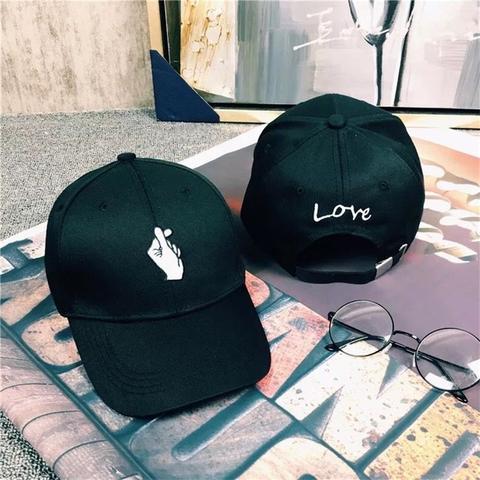 thecollegecheck's tweet photo. Streetwear style hats will give you that fresh look. #hatlife #stayfresh #streetwear #style #collegestyle https://t.co/f3hgi4uhz5 https://t.co/O7vVbZrywQ