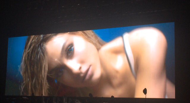 _agbellissima's tweet photo. YO IM STILL NOT OVER THIS PART OF THE CONCERT!! @ArianaGrande Arianagrande https://t.co/JXK6wF6dBk