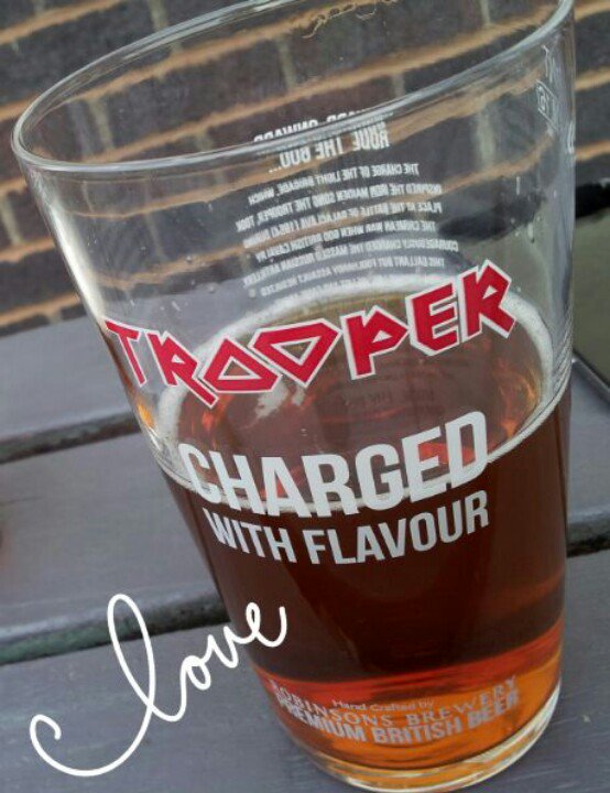 sunnvertik2's tweet photo. #geocaching in #Birmingham took me down the canals to a nice pint in @TheFlapperBrum pub beer garden. Pls help https://t.co/iXYjTnogO5 https://t.co/rAZYVvrXhd