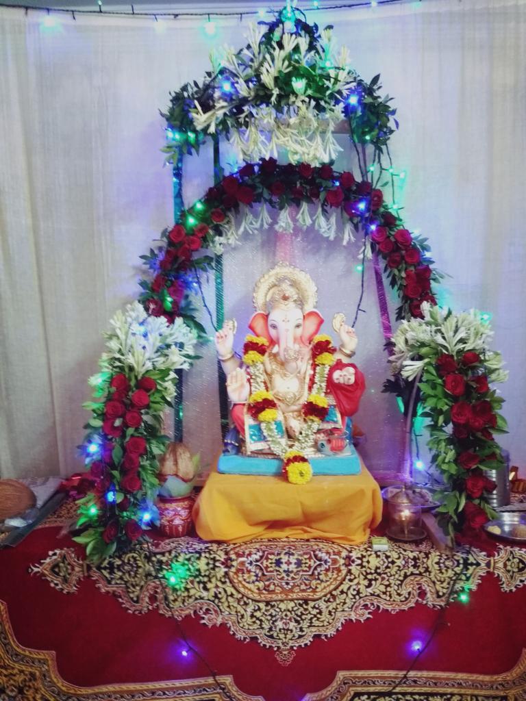 hetalrawat's tweet photo. @Tatagreenbatery #BappaPower #TataGreenBatteries 

As lights dance so does their face and mood of devotees of Shree Ganesha

@pavnisharma17 @meenapatil18 https://t.co/koJBSygVI6