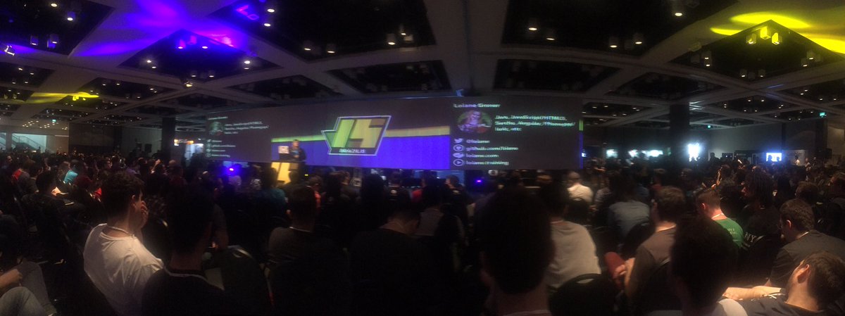 willgmbr's tweet photo. @loiane falando de #TypeScript no #BrasilJS2017! Arrasou! 🎉🤘🏻🍻 https://t.co/wYCpA2m1Ia