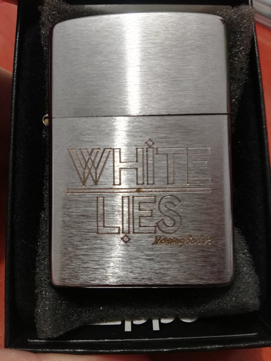 jacky_gza's tweet image. Such a wonderful gift from my boyfriend! @whiteliesmusic  #morninginLA