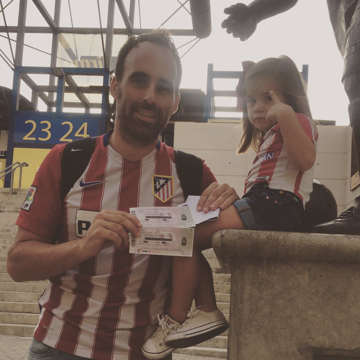 grandediegol's tweet photo. Muchas GRACIAS a @UDLP_Oficial por hacerme pagar una entrada de adulto (45€ Zona Visitante) para mi hija de 3 años. #OdioElFútbolModerno https://t.co/8JIwgLQLyf