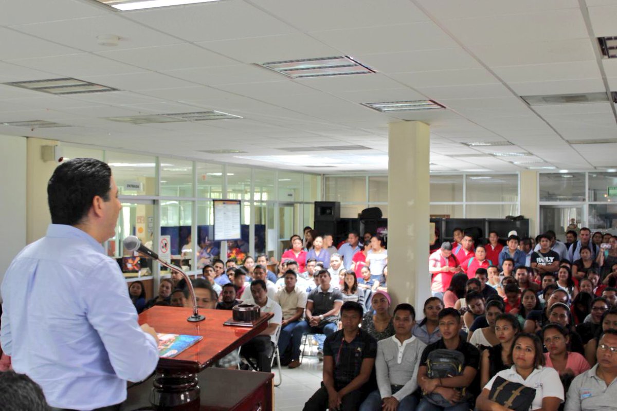 SEDEC_Tab's tweet photo. #EstaMañana inaugura Srio. @DavidGustavoRR ciclo escolar sabatino 2017-2018 del Instituto Tecnológico Superior de Centla #ITSCe https://t.co/Eum4QdXDcV