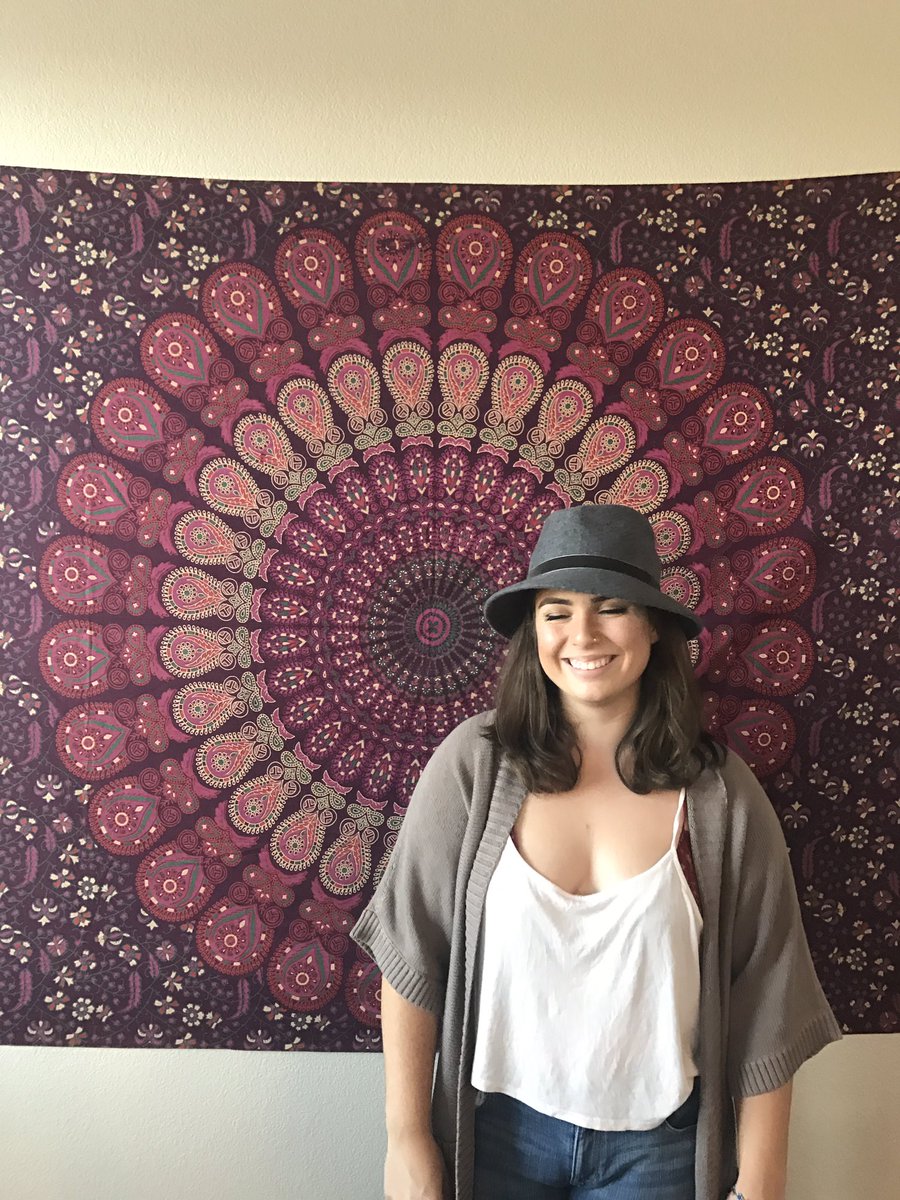 OhReiley33's tweet photo. "Reiley go model, you look beautiful!"
I love my Boyfriend.
I don't love my future in a modeling career.
#AwkwardPictures https://t.co/bbPpZwJygf