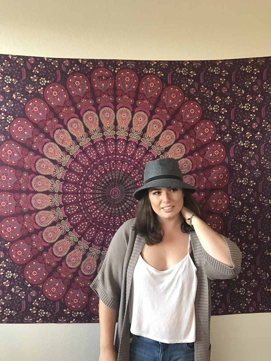 OhReiley33's tweet photo. "Reiley go model, you look beautiful!"
I love my Boyfriend.
I don't love my future in a modeling career.
#AwkwardPictures https://t.co/bbPpZwJygf