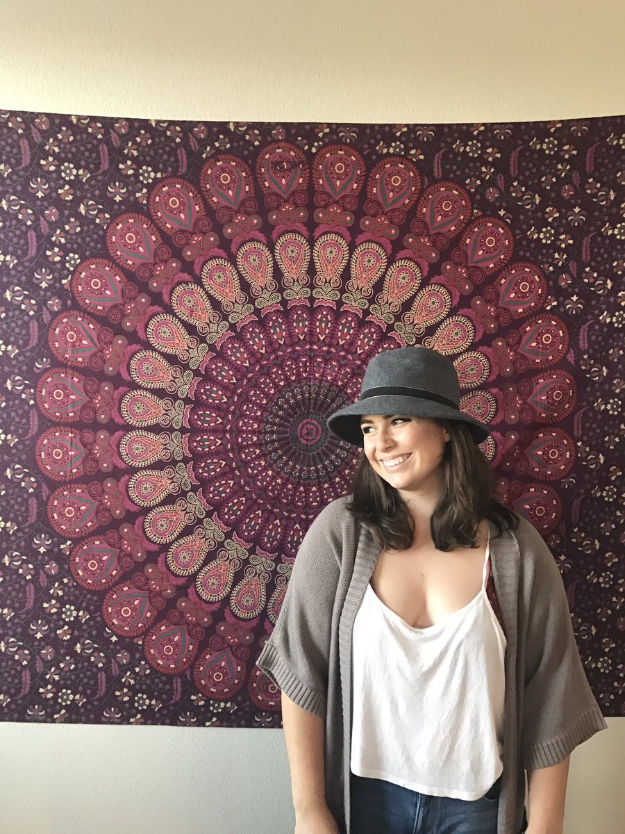 OhReiley33's tweet photo. "Reiley go model, you look beautiful!"
I love my Boyfriend.
I don't love my future in a modeling career.
#AwkwardPictures https://t.co/bbPpZwJygf