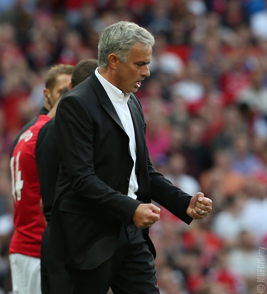 ManUtd_ID's tweet photo. 3⃣ laga
3⃣ kemenangan
9⃣ poin
0⃣ kebobolan
No. 1⃣ di @premierleague 

Saat yang bagus 😎 https://t.co/0oOVwYekwP