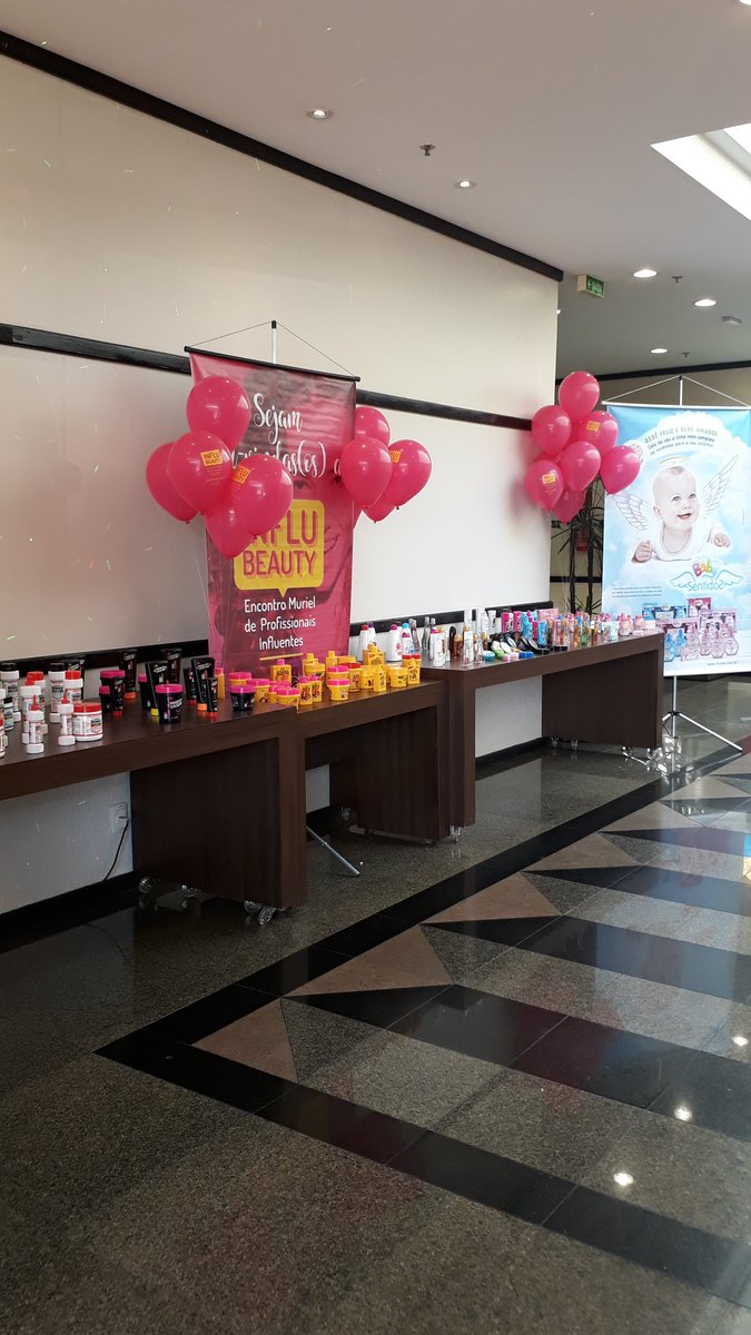 morganapzk's tweet photo. Evento da @murielcosmetico ❤💜 #InfluBeauty https://t.co/xKIq1TVjSH