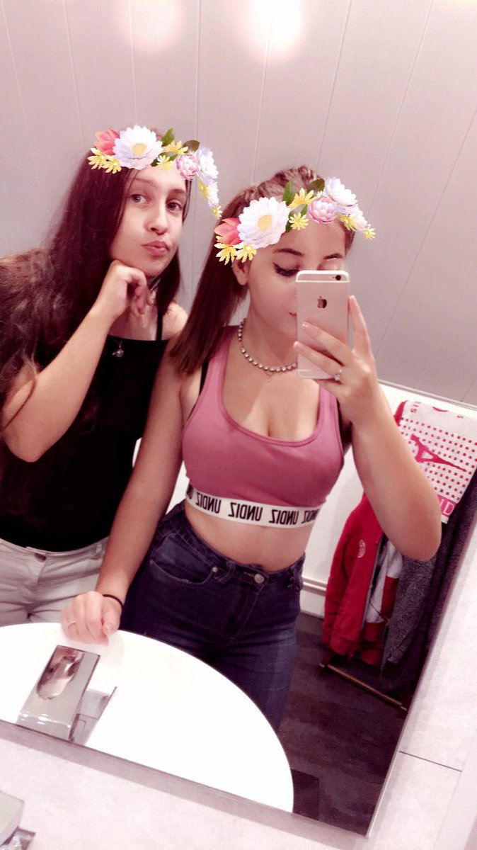 laulaucrb's tweet photo. Il n'y a qu'avec elle que je suis bien.. #CMHL 😘❤️ https://t.co/q3W3WSwr4K