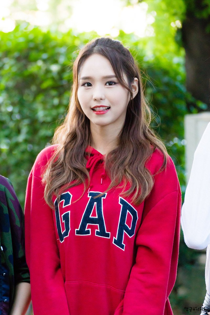 blackhoney1222's tweet photo. wtf she's damn cute 😭😭 https://t.co/tnk7t8a5f3