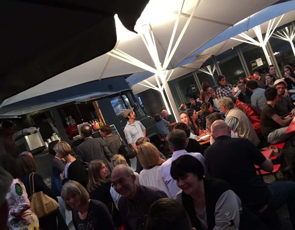 blnensemble's tweet photo. heute: #BE-Housewarming mit allen alten und neuen Kolleginnen und Kollegen inkl. Energetisierung und Chilli for free. hier sind wir! https://t.co/lyhok7hbNd