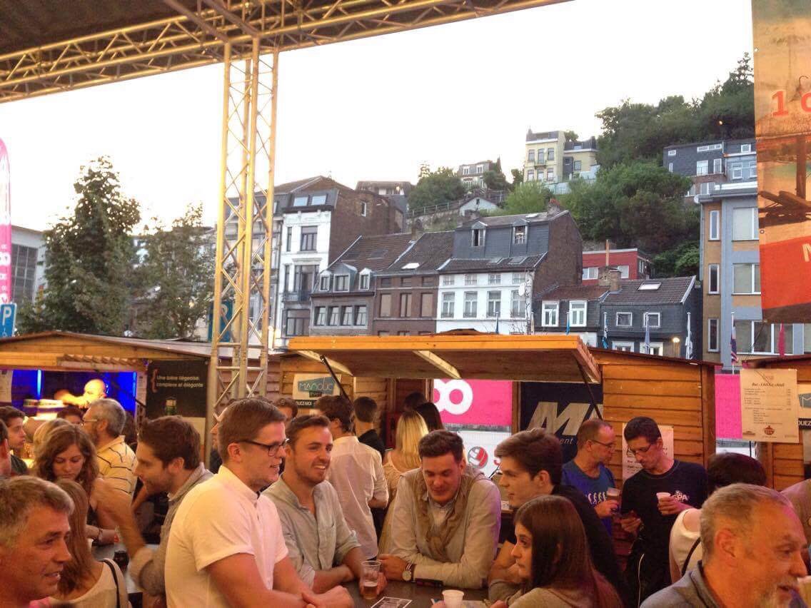 BIHETMathieu's tweet photo. Chalet des @JeunesMR de #Verviers full de chez full Γ #FiestaCity ππ https://t.co/YKJVODg7DT