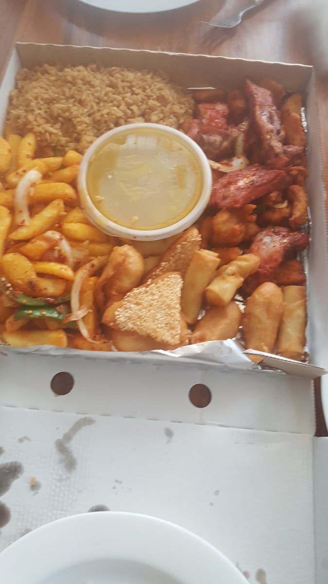 grahammconald's tweet photo. just had 1 of those munchie boxes unreal mate @garfbobt  #perfectchef https://t.co/KMdg3WawoV