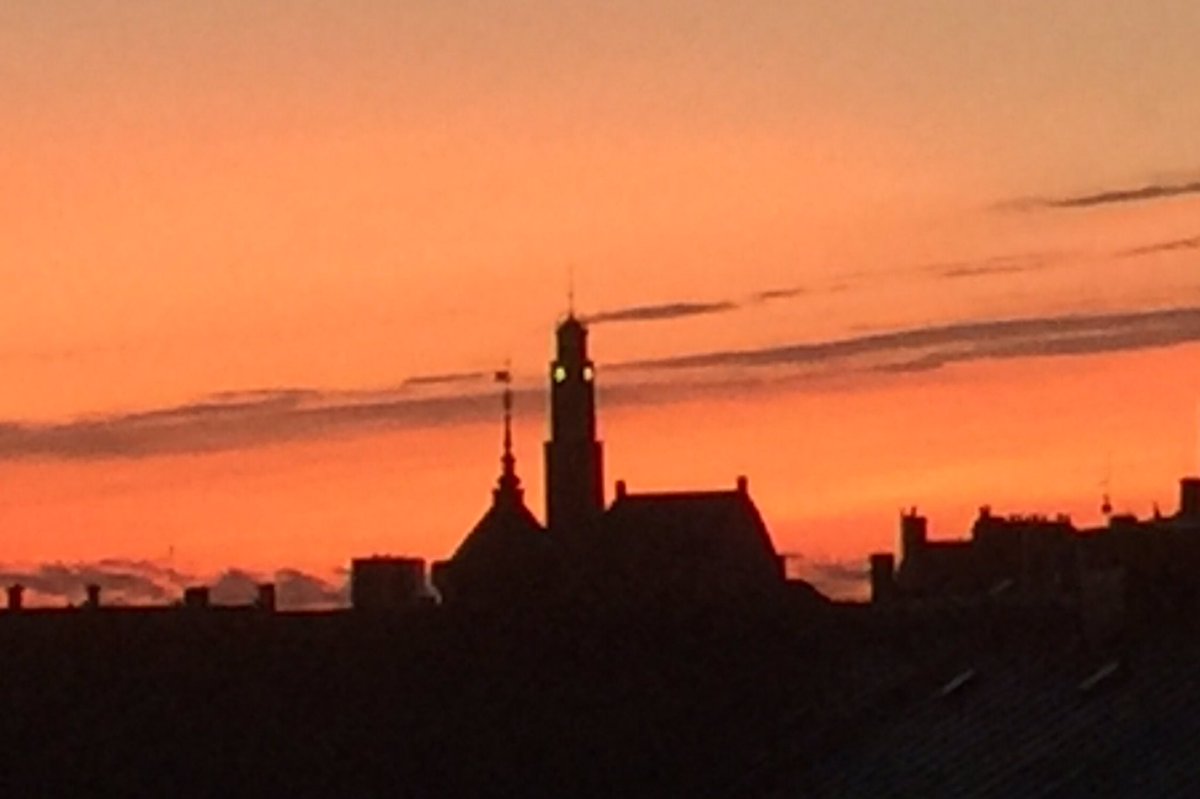 AlisonFrerich's tweet photo. Saturday🌆my city #Stockholm
#Ostermalm #August #roomwithaview 😍 https://t.co/GiF0CfeAxT