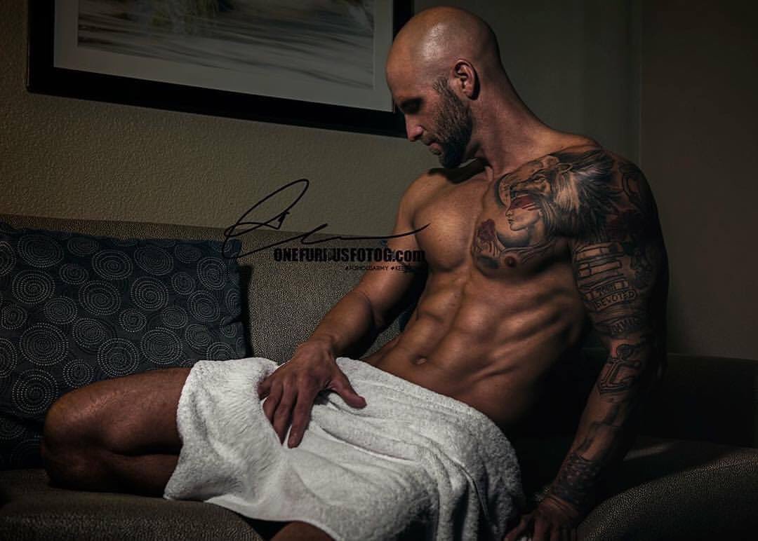 WomensEyeCandy1's tweet photo. Hot new hunk alert ladies & it's an early #toweltuesday treat courtesy of sexy #BlakeSevani & the amazing @onefuriousfotog yummy delicious ๐ https://t.co/uf2ZOgY6iy