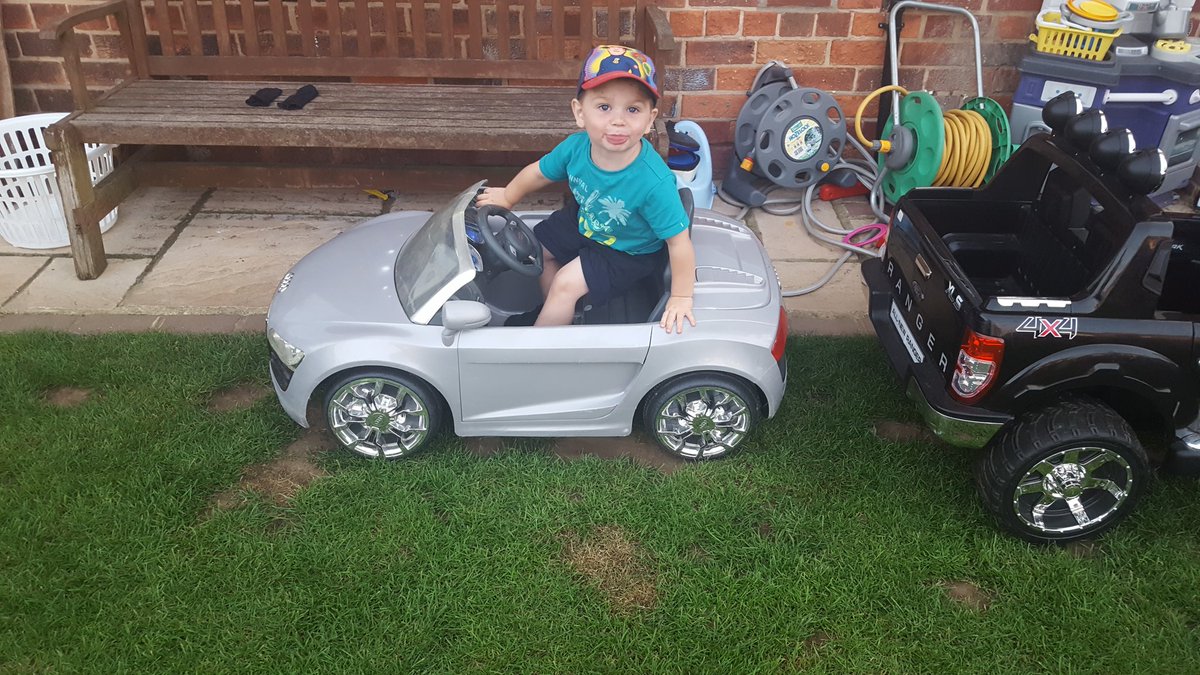 zedder01's tweet image. Curbing it like daddy! @PeteScaife