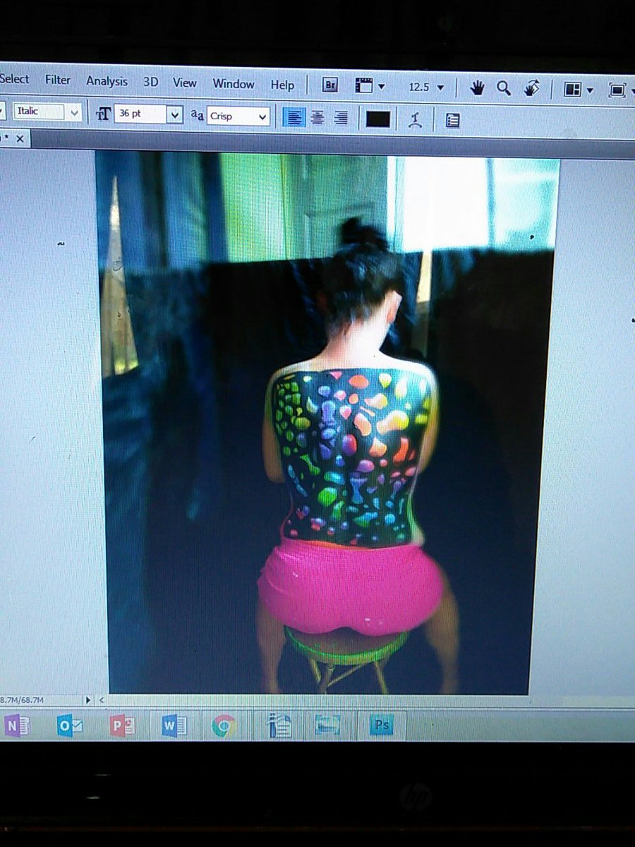naughtybodyart's tweet photo. #photoediting #bodypaint #saturdayaf https://t.co/BEE2fldBvd
