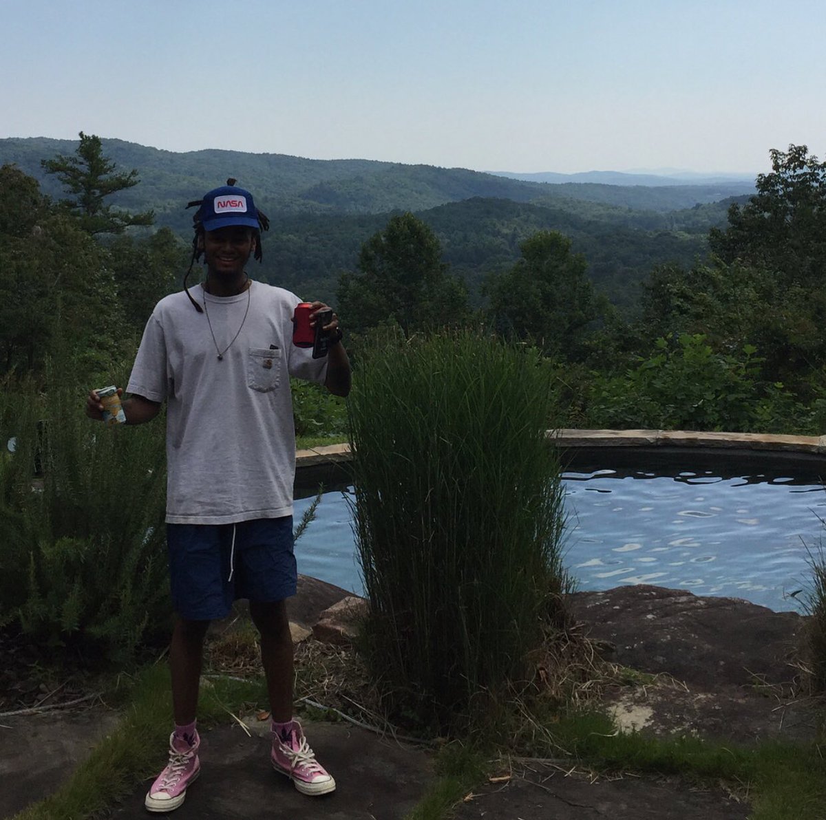 artkellz's tweet photo. In the backwoods smoking a backwood. https://t.co/gfFkyTi62S