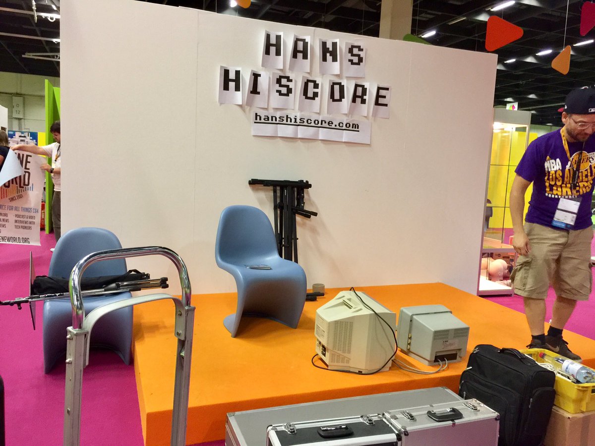 hanshiscore's tweet photo. ...and now it's all over again 😢 #gamescom2017. Thanks @Scene_World @altraz @retrokram @Tronimalmusic @melted_moon @iamvaultkid @Klirre8bit https://t.co/YzeBWhjuHQ
