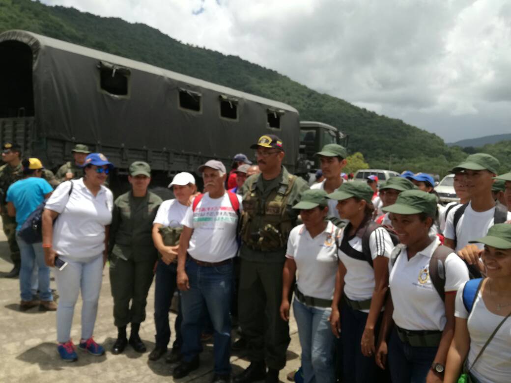 AB_DNALO's tweet photo. Atraque en ANTV Unidad de @ArmadaFANB , con personal de la milicia y poder popular. ALM Herrera Balza en union civico-militar https://t.co/kZzpGp30Yn