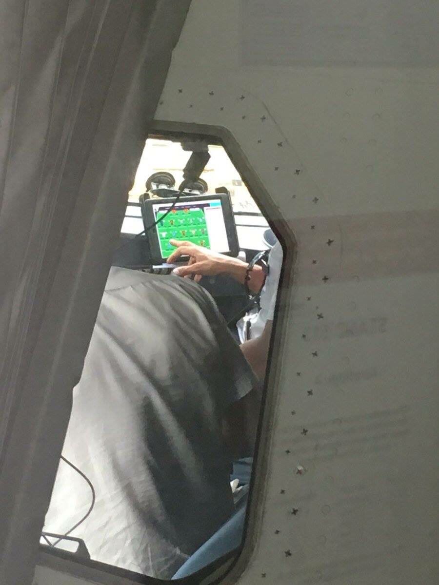 When you're about to fly a plane with 200 passengers but there's 10 minutes left to confirm your FPL team 😂