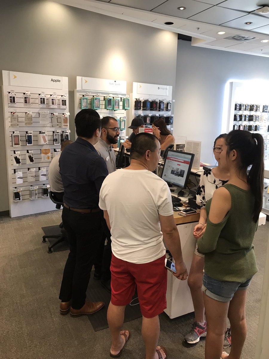 BeastSprint2725's tweet photo. Come join our party!!! 5 lines for $90!!! #Worksforme #SprintSaysThanks #AmazingLA https://t.co/GVmNQFuyEC
