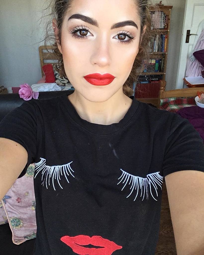helnarcosmetics's tweet photo. ๐๐๐ #lashes #naturalmakeup #makeup #makeuplook #redlip #highlight #redlips #brightredlips #redlipstick #brows #broโฆ https://t.co/xqYY5a5iGi https://t.co/FcpYjTRJa8