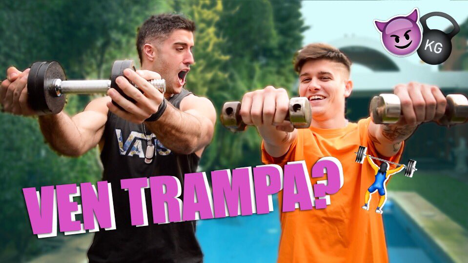 nachonayar's tweet photo. Faltan 7 minutos #LosMellizosNayar 
@Pitysko parece un gladiador y yo con una cara de boludo terrible 😂 https://t.co/hbEmEXy6w5