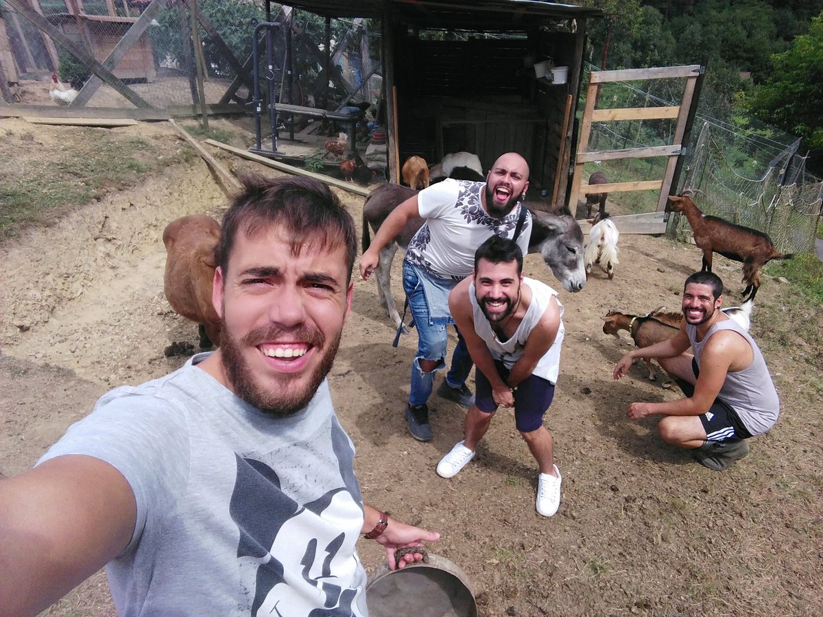 Viva la buena gente. Cambiamos <a href="/la_isla/">La Isla</a> por el caserío de <a href="/ikerlaisla/">Iker La Isla</a>