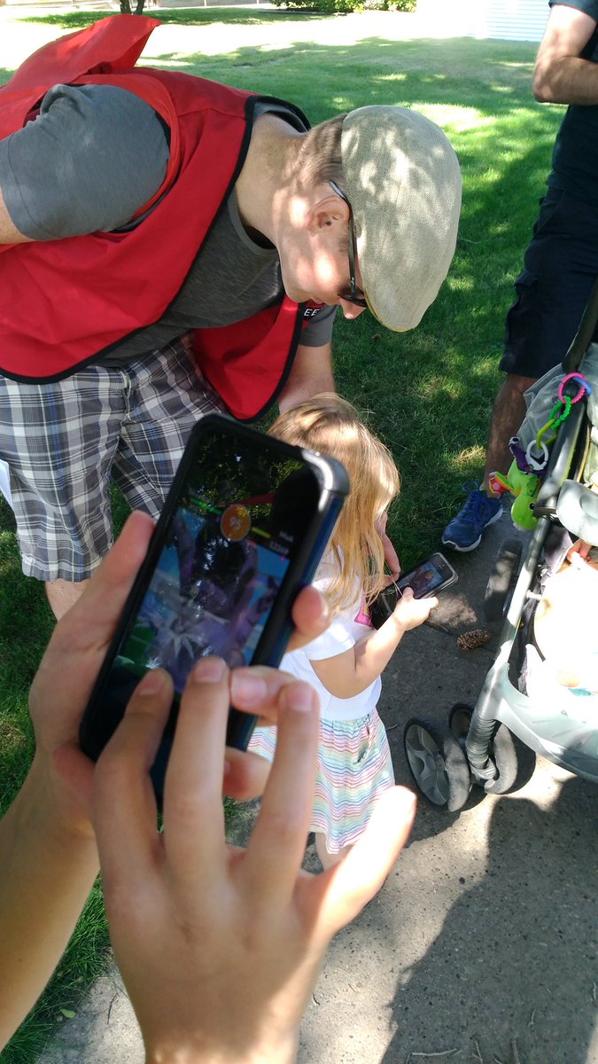 VisitLeduc's tweet image. Taptaptaptap #Pokemon battle going on @MainStreetLeduc crazy gym!