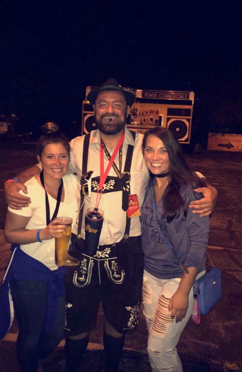 lemmeseeurhalo's tweet photo. In honor of GAF tonight.....here's a little throwback 🍺🤗💕 #twitterlessmorgan https://t.co/QVOEh3RbuQ