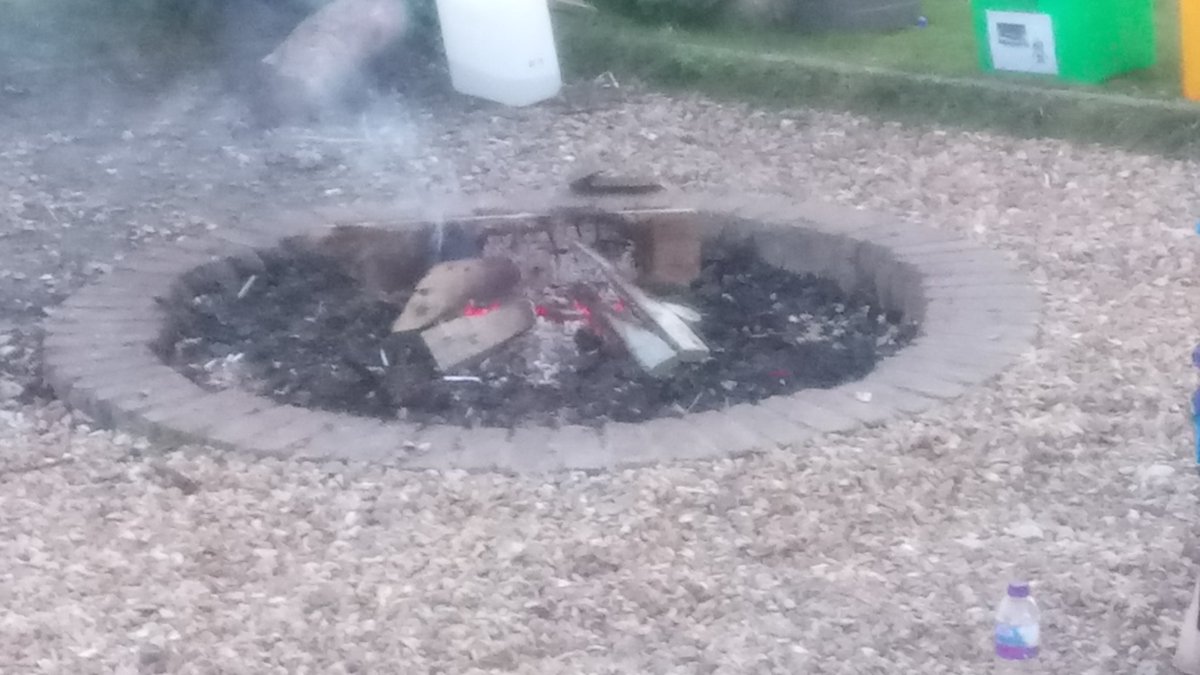 TW_Osmington's tweet photo. Nach Quadbiking und Aeroball verbringen wir die letzten Stunden am Lagerfeuer!🔥🔥
#fasterharderquadbikes
#go4goal
#thisisarepeataftermesong! https://t.co/zrYlhdXmMU