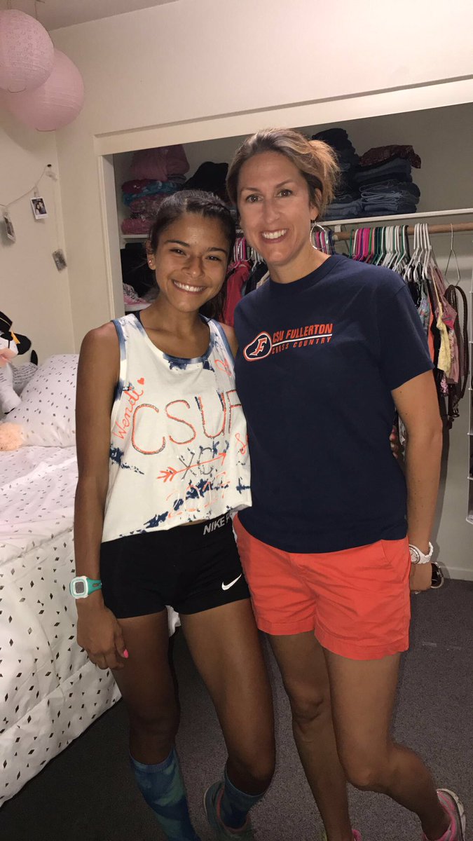 WesternASBMom's tweet photo. Loved cheering on this Western Alum at CSUF's alumni fundraiser and seeing her apartment for her first year of college! #LikeaPio https://t.co/9lq7wc0z7v