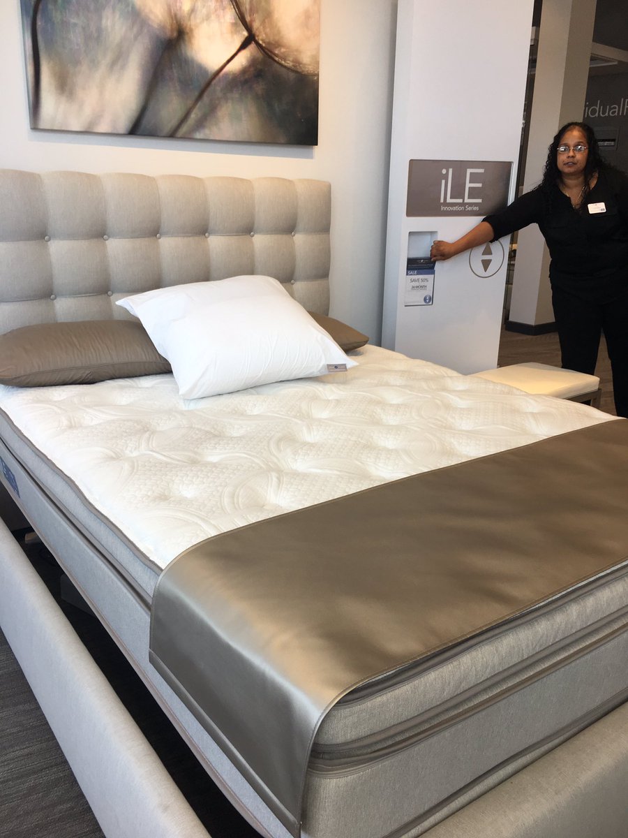 gracepap's tweet photo. Love the P5 bed! #freesample #ad #mysleepnumberstore @Smiley360 @sleepnumber https://t.co/00UrwZpgIm
