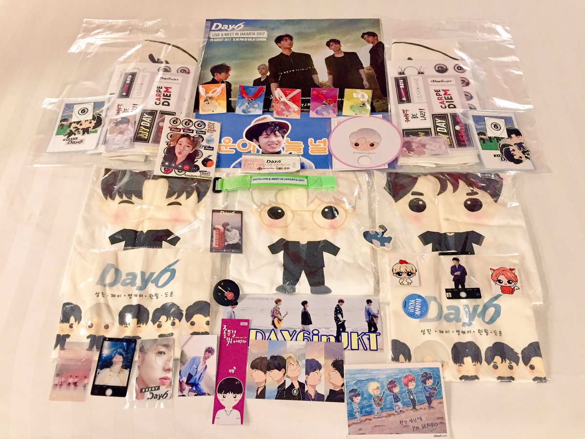 헐 my freebies + fan merch haul from today 😳 여러분~ 너무너무 고마워요! 🙇🏻‍♀️ #DAY6inJKT