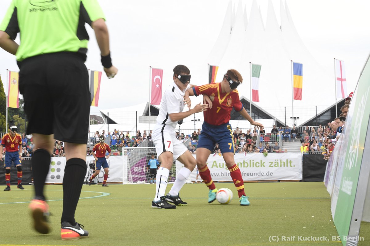 ¡Subcampeones de Europa!

Rusia se hace con el título en los penaltis. ¡Gran campeonato! 🥈👏🏼➡️
l4s.sh/9lcnq4 #thesoundoffootball