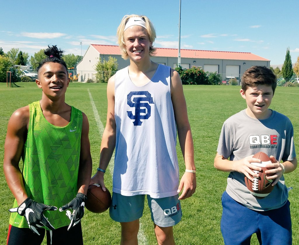 qbelite's tweet image. Some play today, some played last night, all take Saturday morning to improve. #becomeELITE